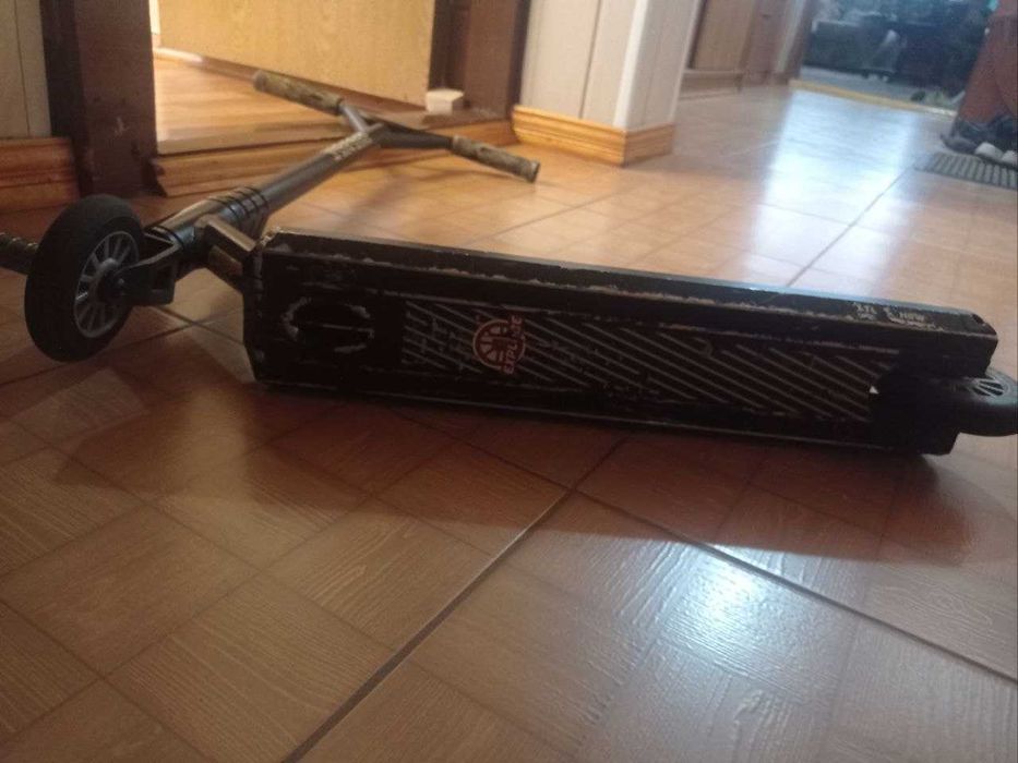 Трюковий самокат у хорошому стані