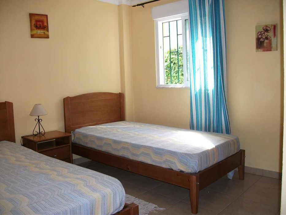 Quarteira Algarve  Piscina  Churrasqueira WIFI A.C