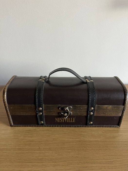 Kuferek pod whiskey Nestville