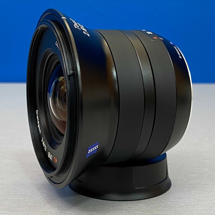 Zeiss Touit Distagon 12mm f/2.8 T* (Fujifilm)