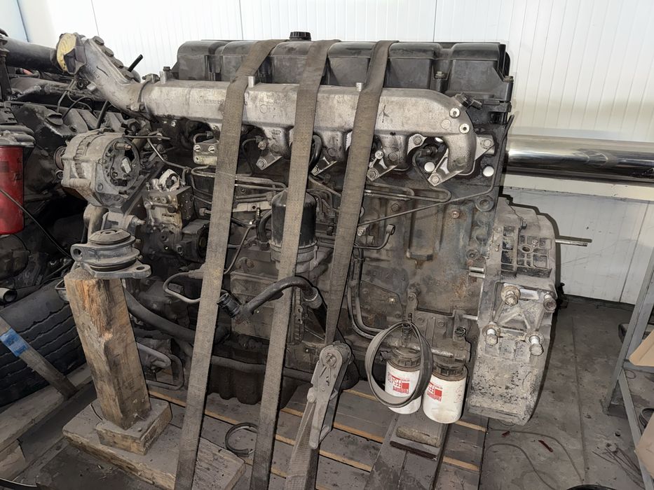 Двигун Renault (на запчастини або повністю)