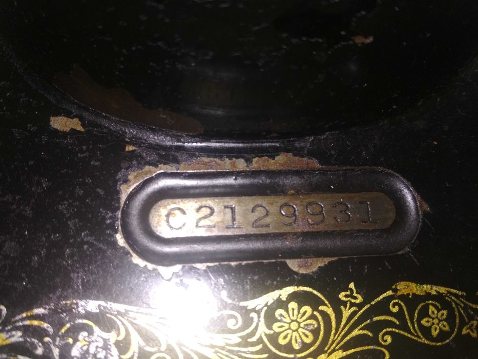 Stuletnia maszyna do szycia singer w pelni prawna