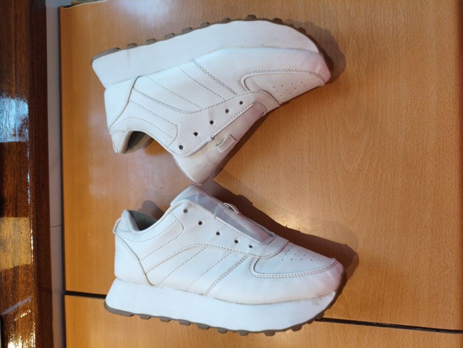 Sprzedam sneakersy skórzane rozmiar 39