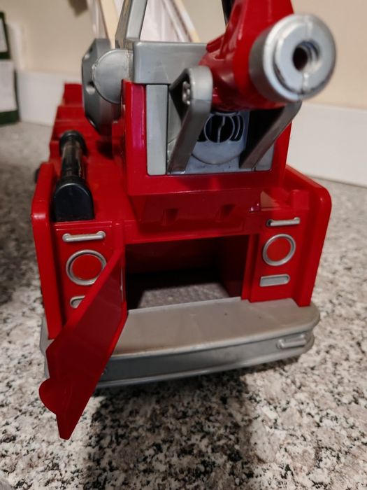 Caminhão de Bombeiros "Ultimate Rescue" do Marshal