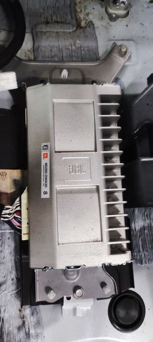 Сабвуфер усилитель колонки мультимедиа монитор land cruiser 200