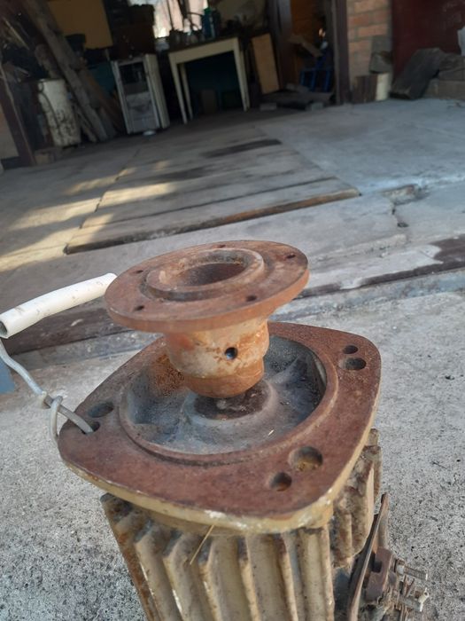 Електродвигун 380 вольт  2.2 кВт