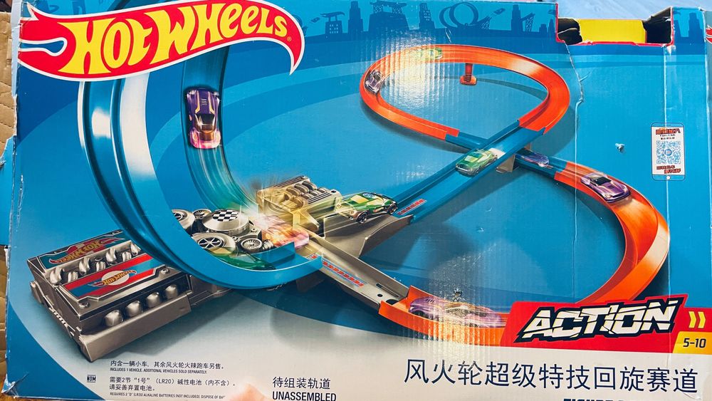 Zestaw hot wheels z autkami