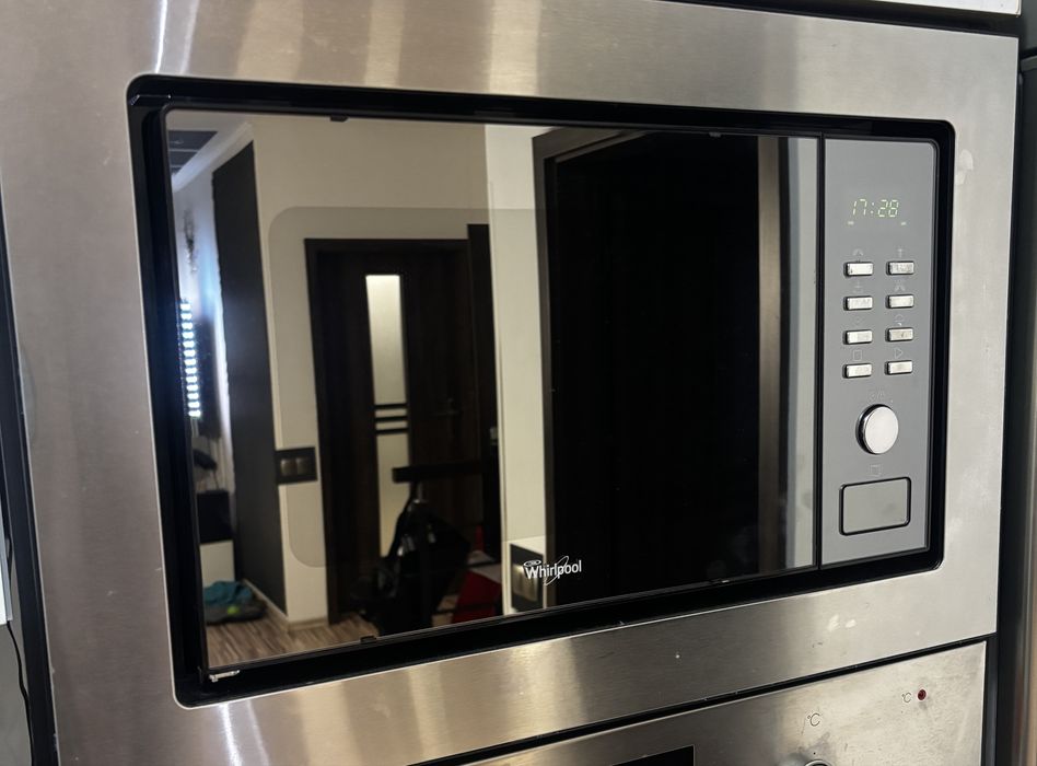 Mikrofala pod zabudowe Whirlpool