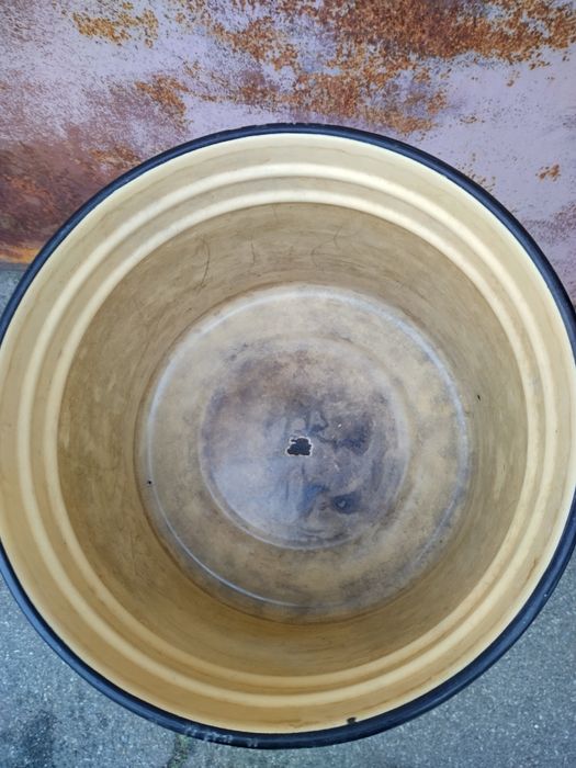 Продам большую эмалированную кастрюлю ссср