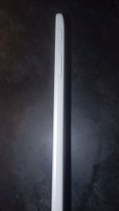 Samsung SM-T 561
