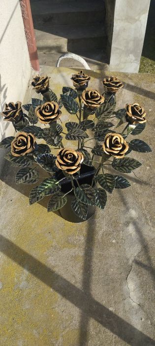 Ковані квіти на цвинтар або алеї слави