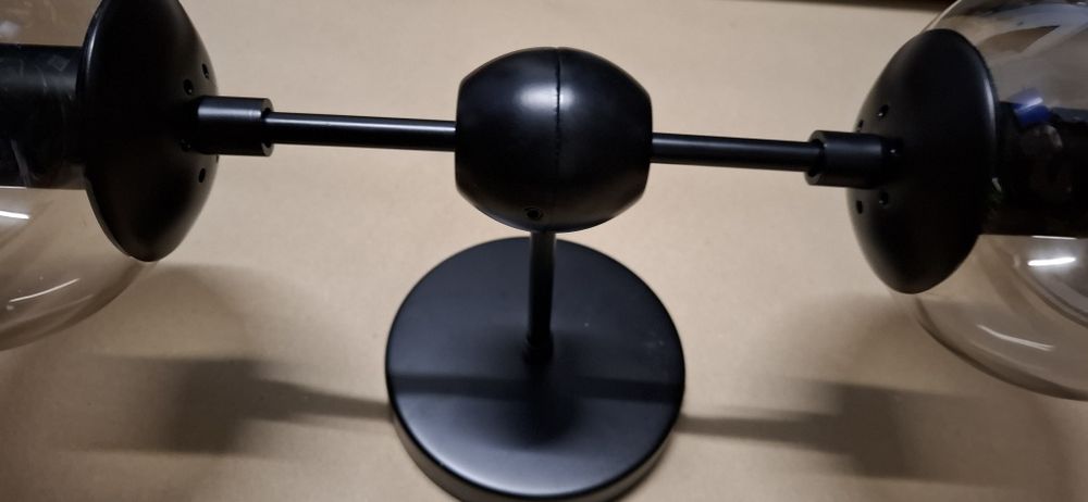 Kinkiet ścienny dwie kule