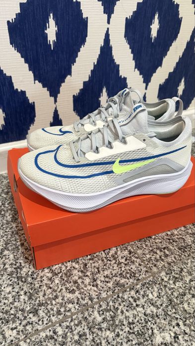 Nike Zoom Fly 4