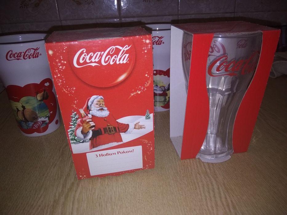 Стаканы с символикой кока кола