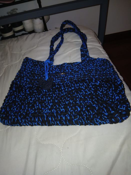 Bolsas  e top de croché por encomenda