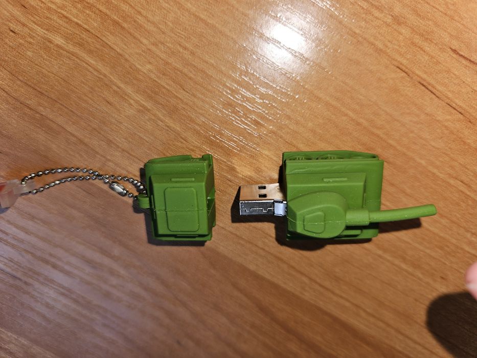 Pendrive czołg 32GB