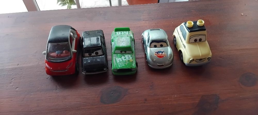Carrinhos miniatura