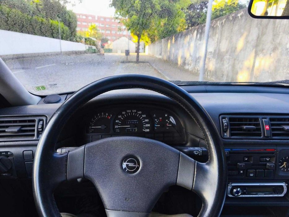 Opel Vectra — fotografia 4