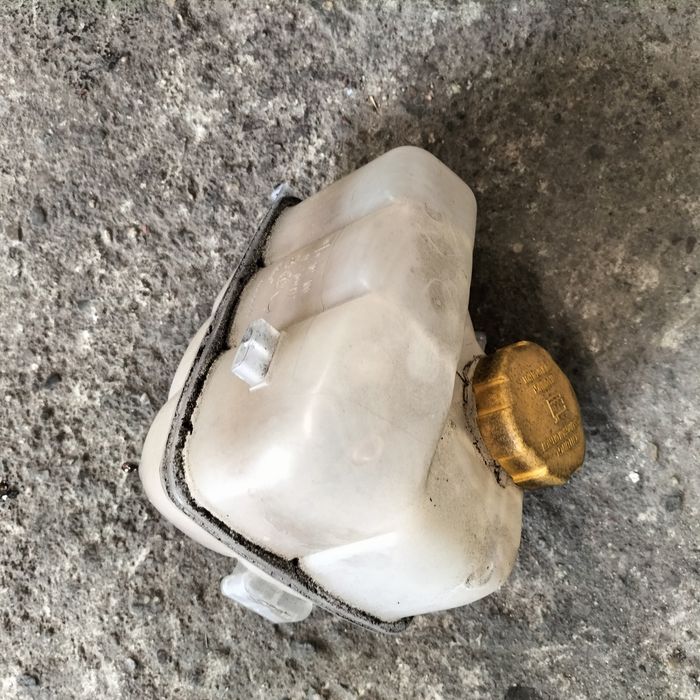 Zbiorniczek wyrównawczy Vectra c signum 1.8 benzyna