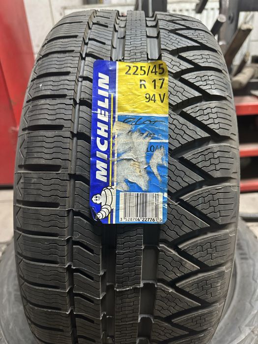 Продам одно зимнее колесо.