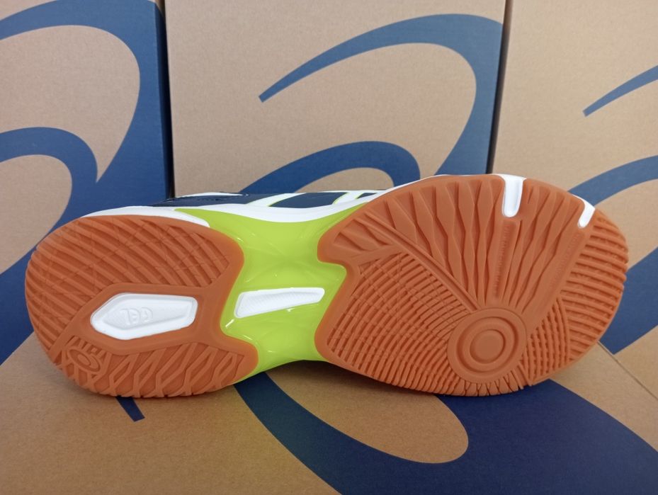 Кросівки орігінал для волейболу та ігор у залі