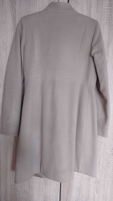 Płaszcz damski beżowy