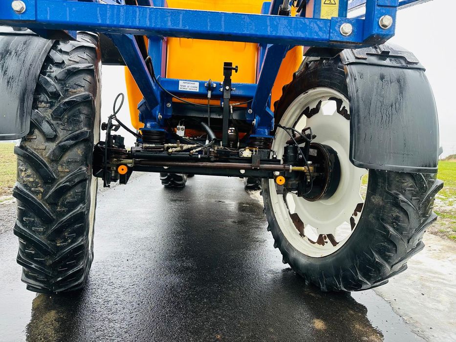 sprzedam opryskiwacz caruella 320s