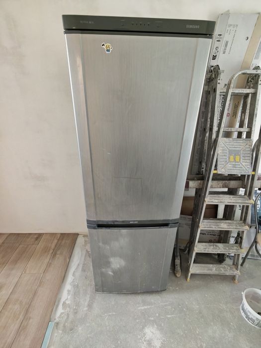Lodówka Samsung szara