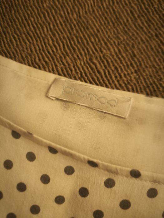 Vestido elegante e intemporal