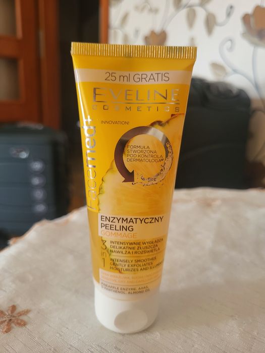 Eveline Cosmetics Enzymatyczny peeling gommage