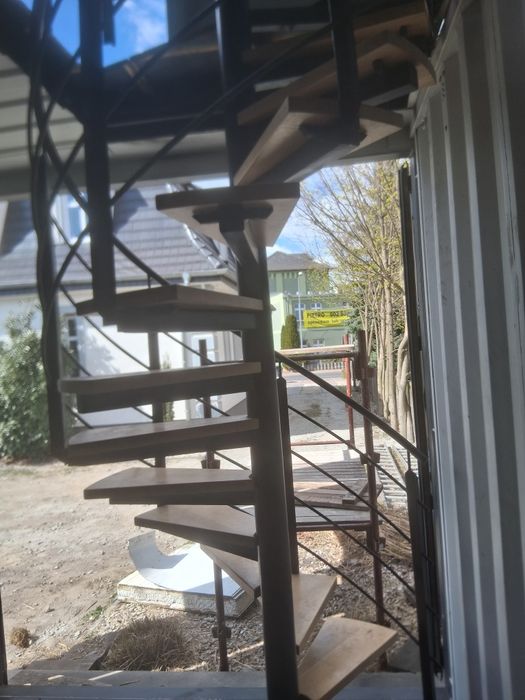 Schody krecone stalowe