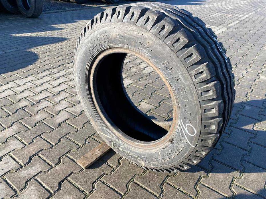 Opona do maszyn rolniczych 10.5/80-18 BKT IMPLEMENT AW-702 / 90%