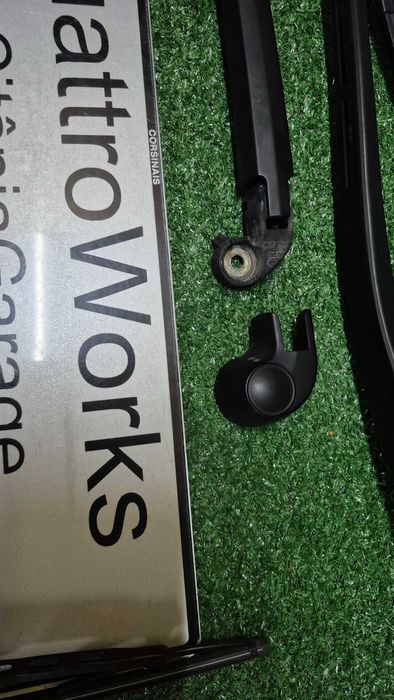Hastes Escovas Limpa Para-Brisas / Traseira Audi A4 B6 B7 8E Originais - Excelente Estado