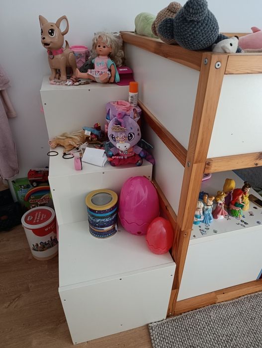 Cama Kura IKEA com colchão + Baú de brinquedos