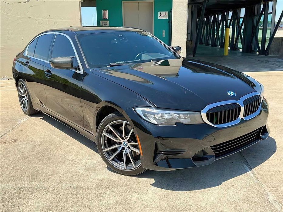 BMW 330i      2020