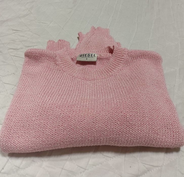 Sweter pudrowy róż Diesel