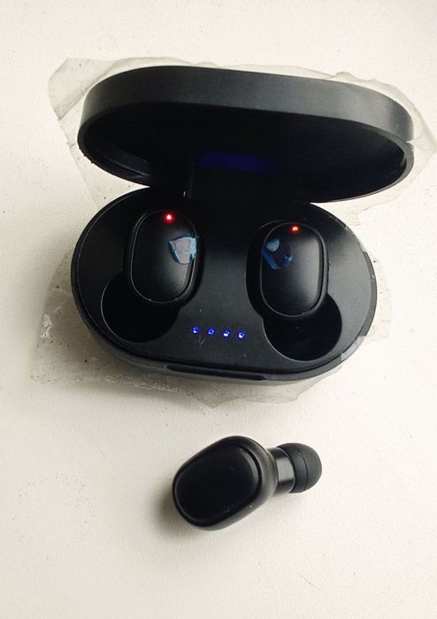 Продам новые Bluetooth наушники