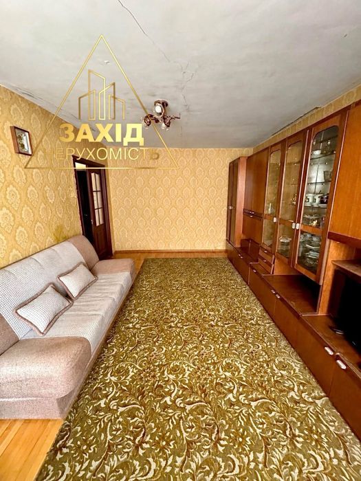 Трикімнатна чешка на пр. Молоді, 2 поверх