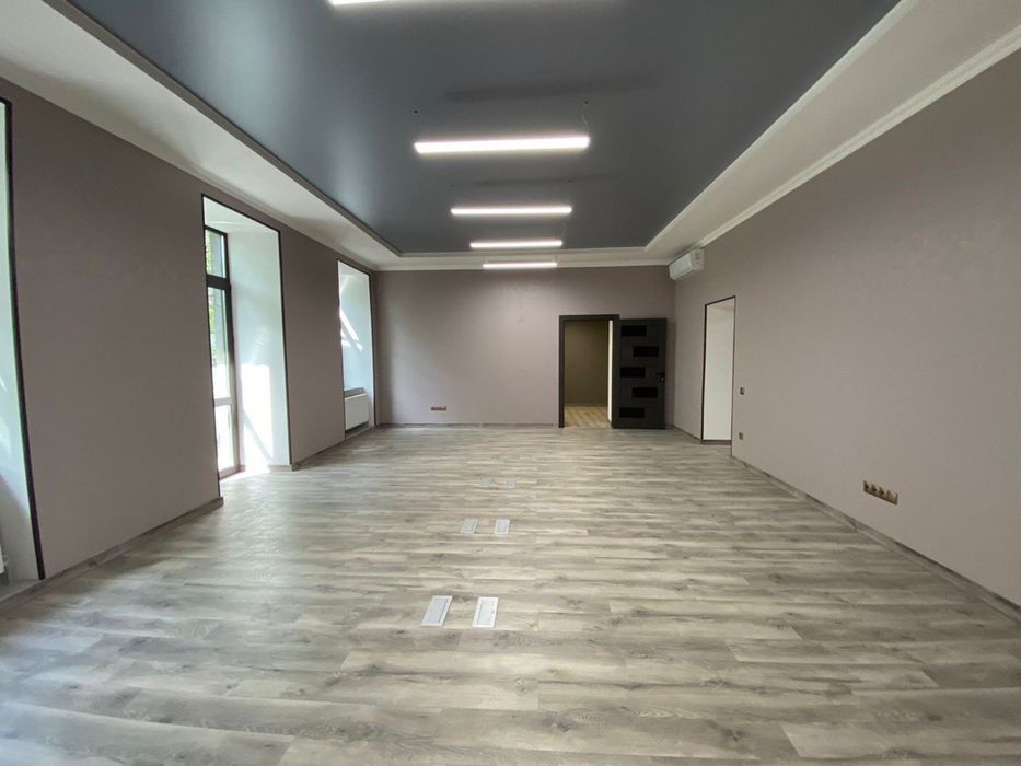 Сдам офис в центре города с генератором , ул Софиевская 15