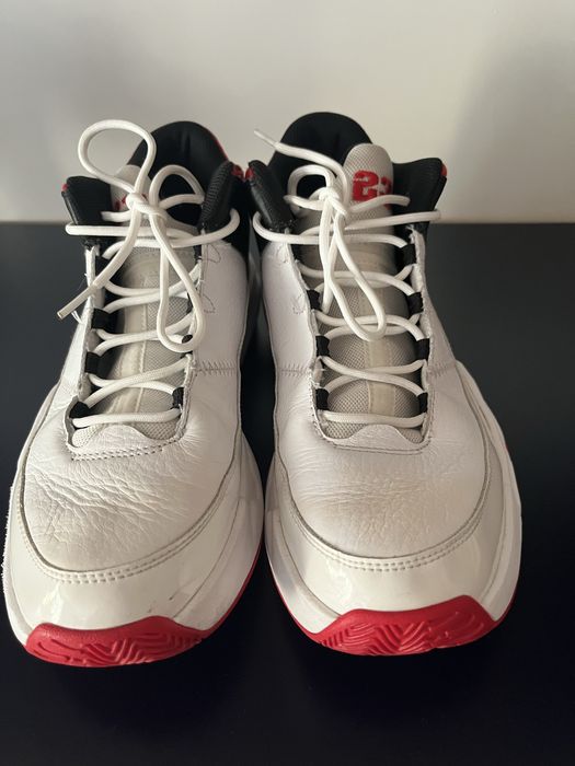 buty Jordan Max Aura – Rozmiar 42.5 Białe / Czarne / Czerwone