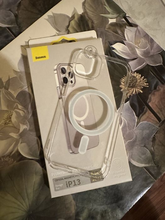 Etui Iphone 13 ( nowe )