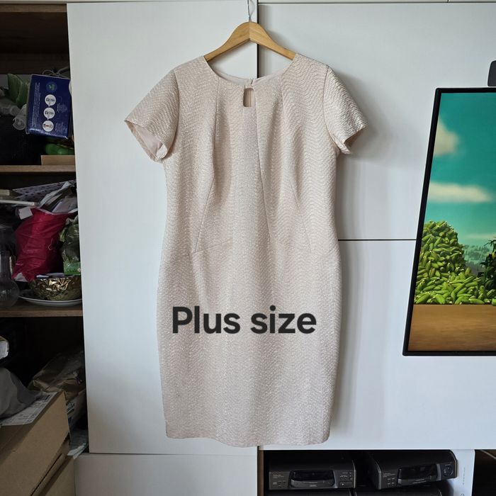 Sukienka wieczorowa 48 46 krótki rękaw plus size