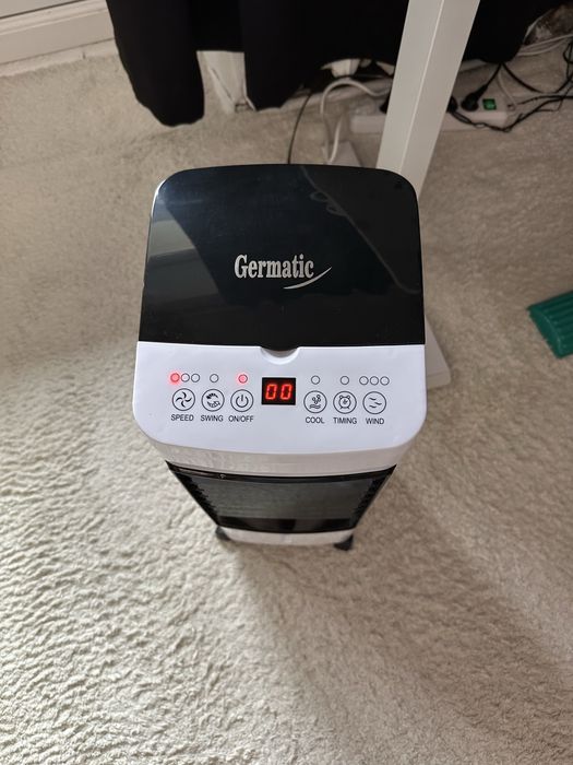 Охолоджувач повітря Germatic DH23-01A, (120W, сенсорні кнопки, пульт, екран, колеса, автообіг, ємність 5,5л)