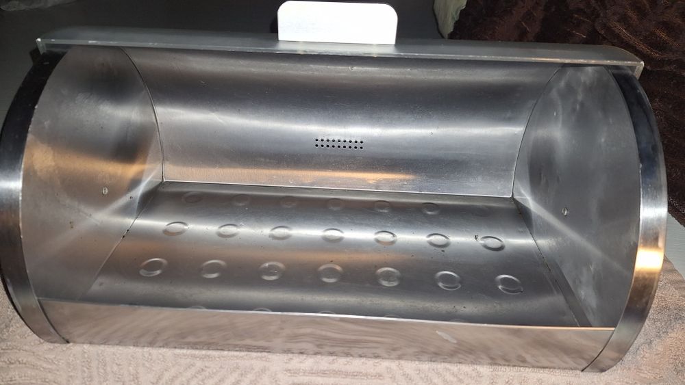 Хлібниця сірого кольору