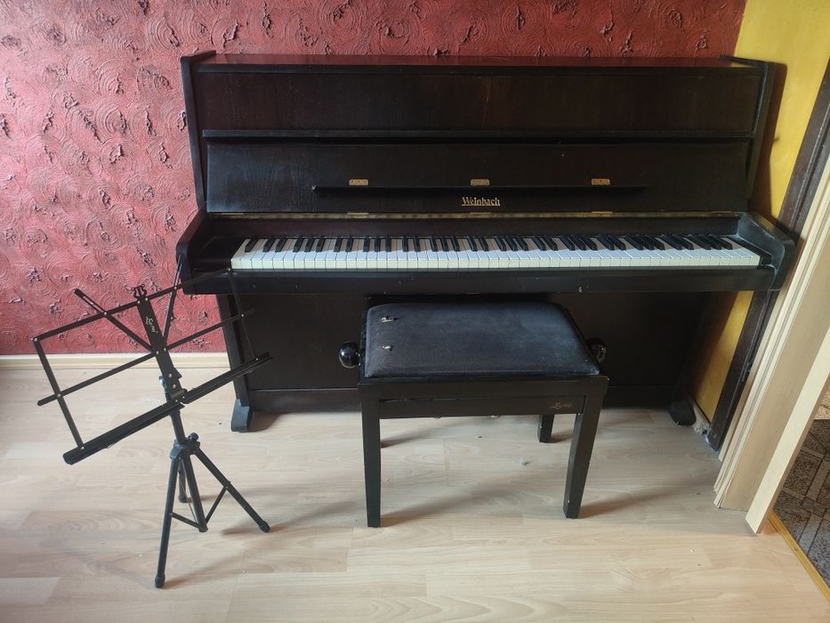 Sprzedam pianino+siedzisko+pulpit na nuty.St.bardzo dobry.
