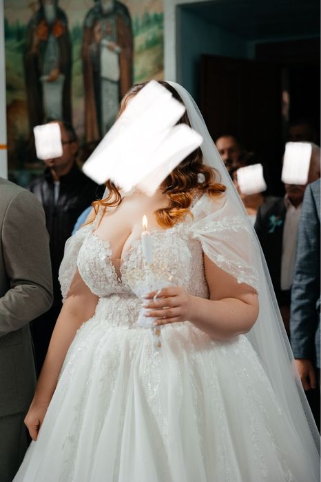 Продаю весільну сукню