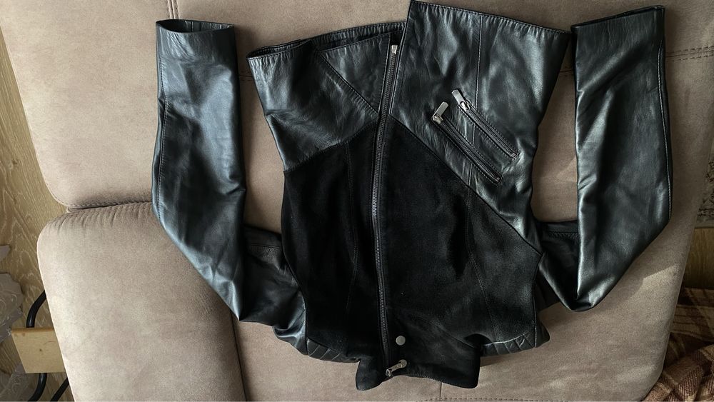 Продам женскую куртку