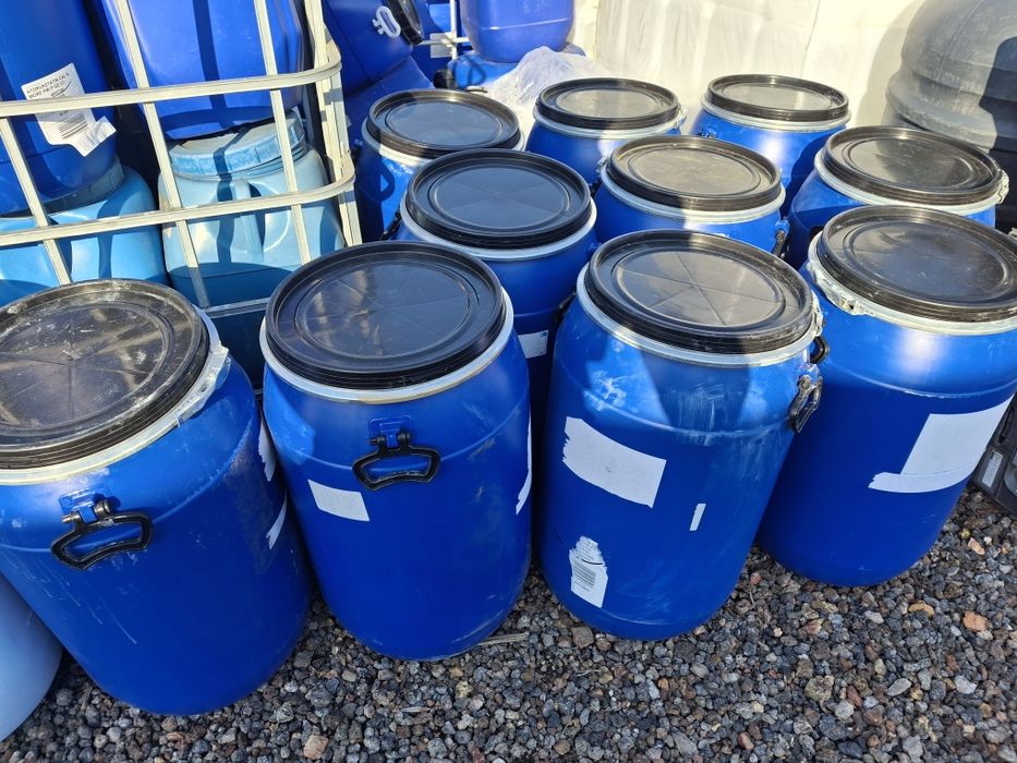 Beczki plastikowe 80l# klamra# pojemnik
