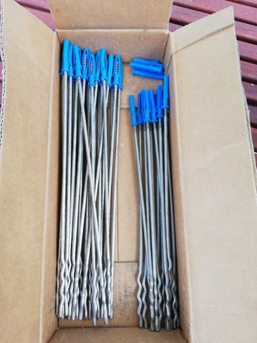 kotwy do ściany trójwarstwowej + kołki nylonowe