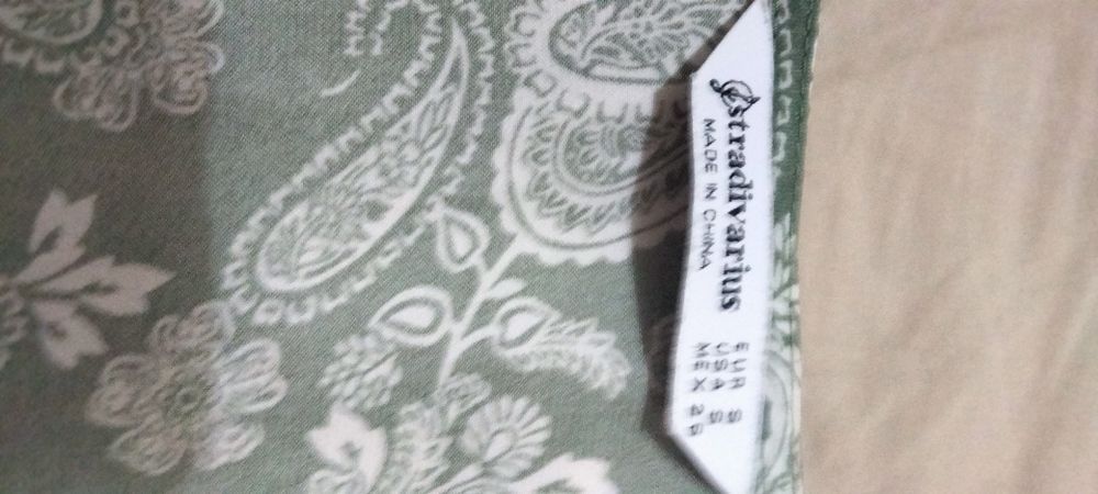 Camisola top Stradivarius cetim Nova